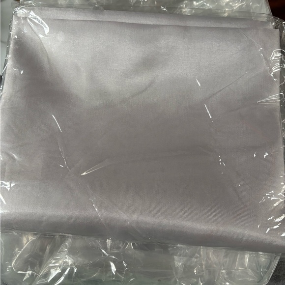 Other - Elegant wedding Gray Table Cloth